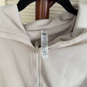 ALO Yoga Cream Zip-Up Jacket